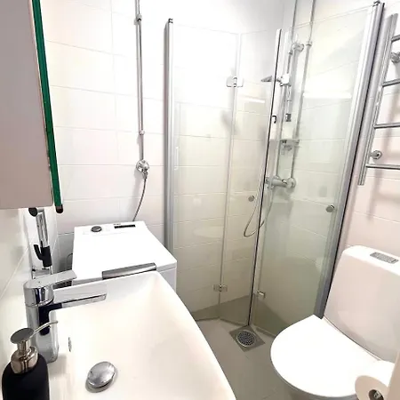 Апартаменты Quiet Renovated - Tram To The Center